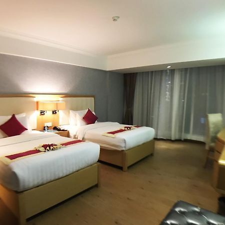 Discovery Hotel Phnom Penh Exterior foto