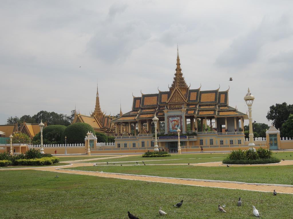 Discovery Hotel Phnom Penh Exterior foto