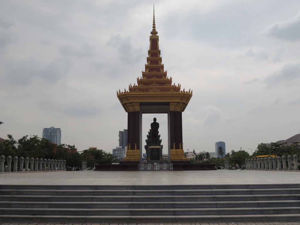 Discovery Hotel Phnom Penh Exterior foto