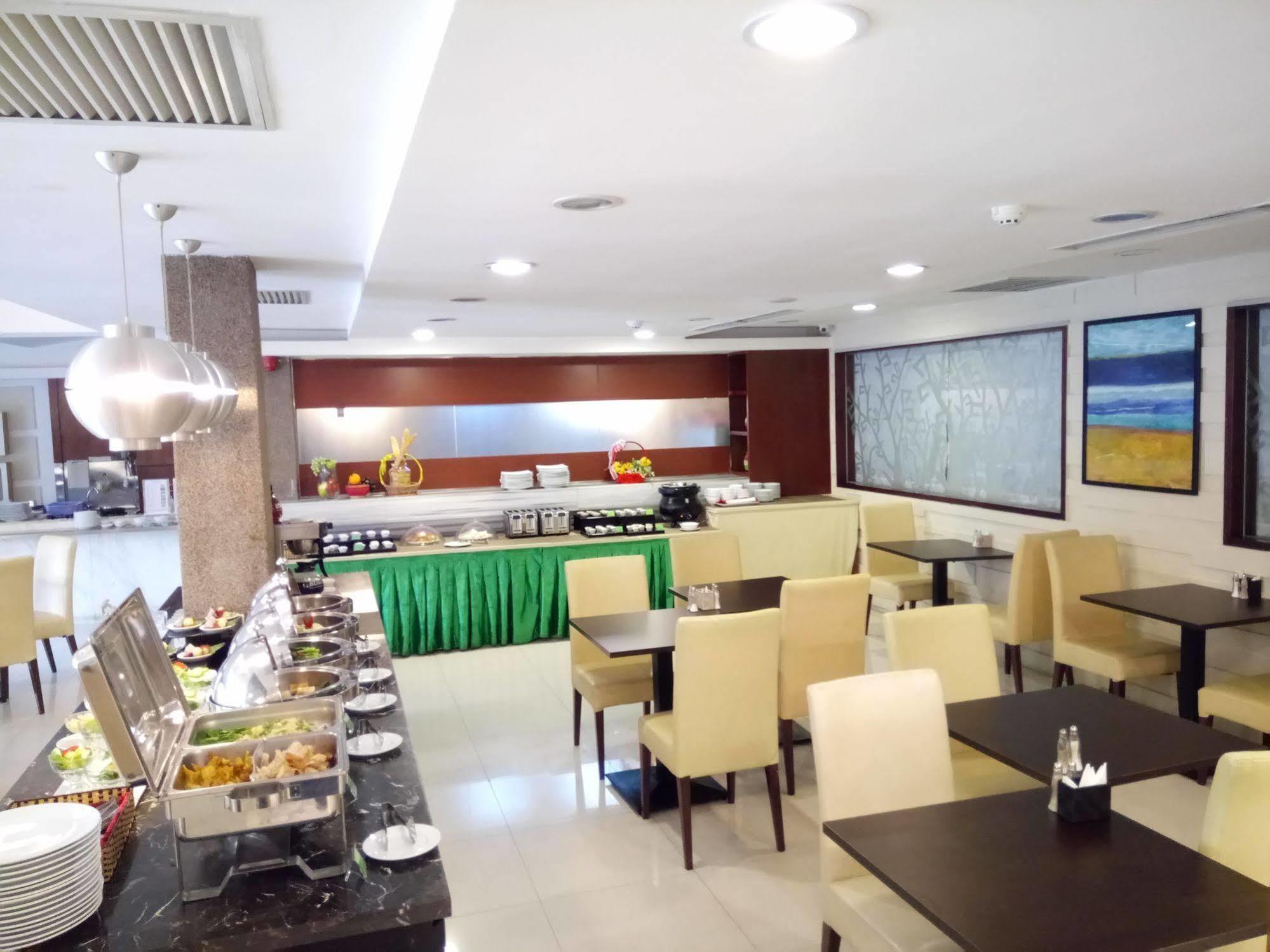 Discovery Hotel Phnom Penh Exterior foto